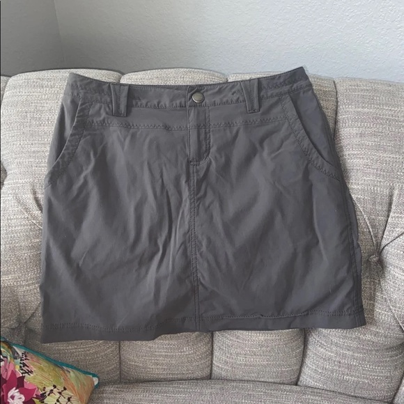 Eddie Bauer Dresses & Skirts - Eddie Bauer Skirt w/Shorts Women’s 2
